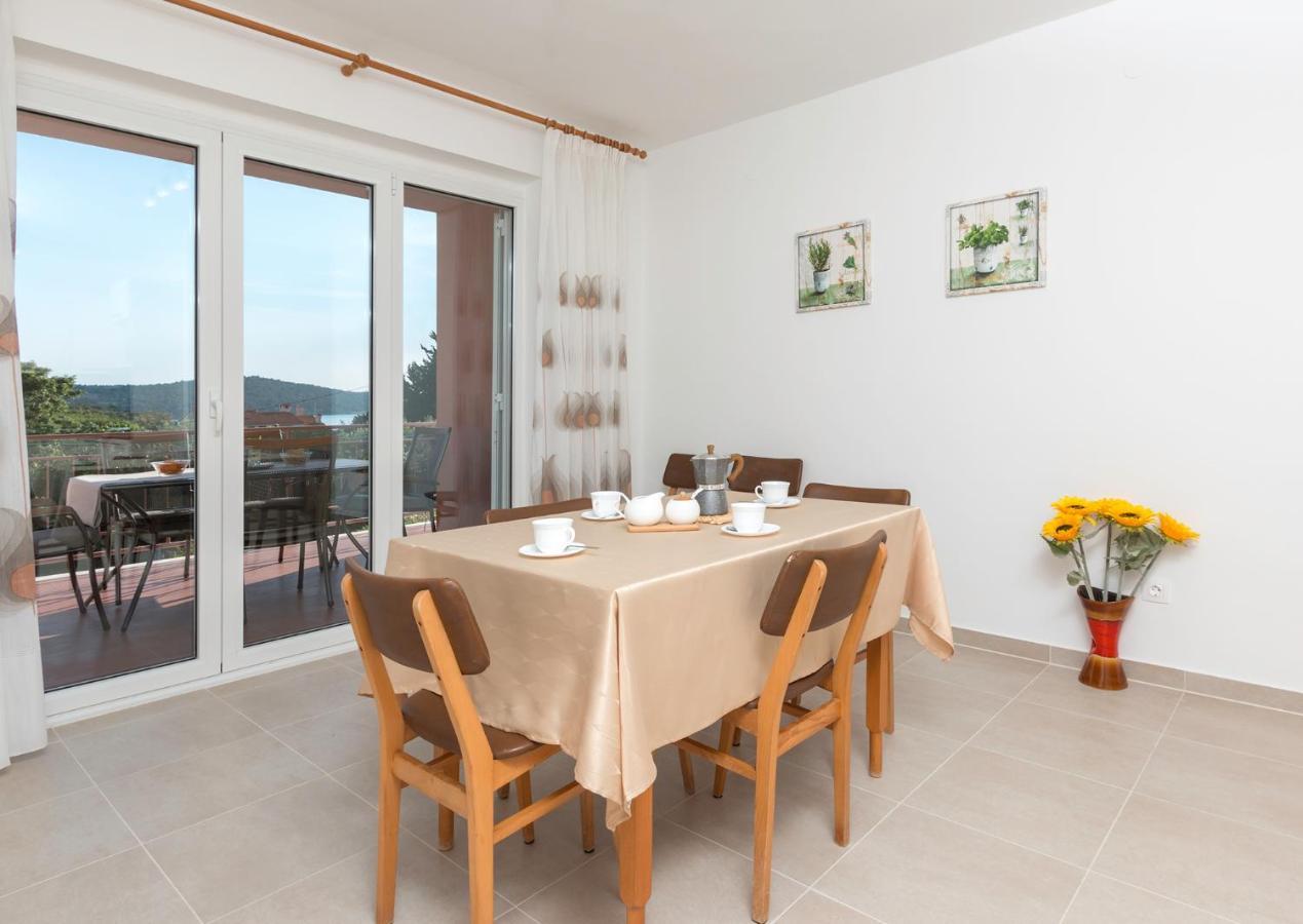 Apartment Rubina With Secure Parking 메덜린 외부 사진
