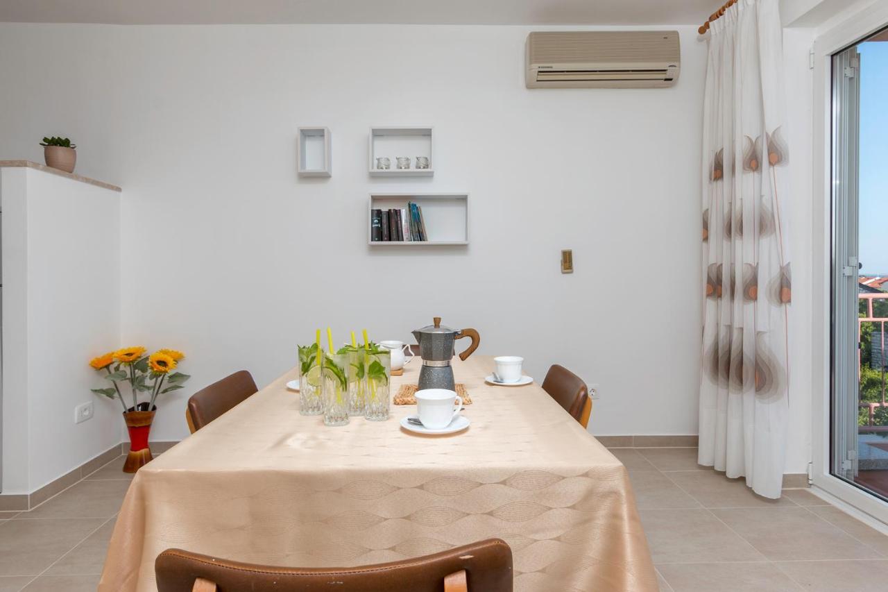 Apartment Rubina With Secure Parking 메덜린 외부 사진
